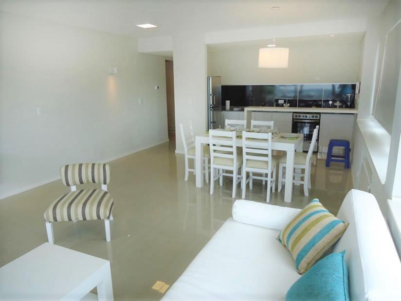 Hotel Tejas Rojas Villa Gesell Exteriör bild