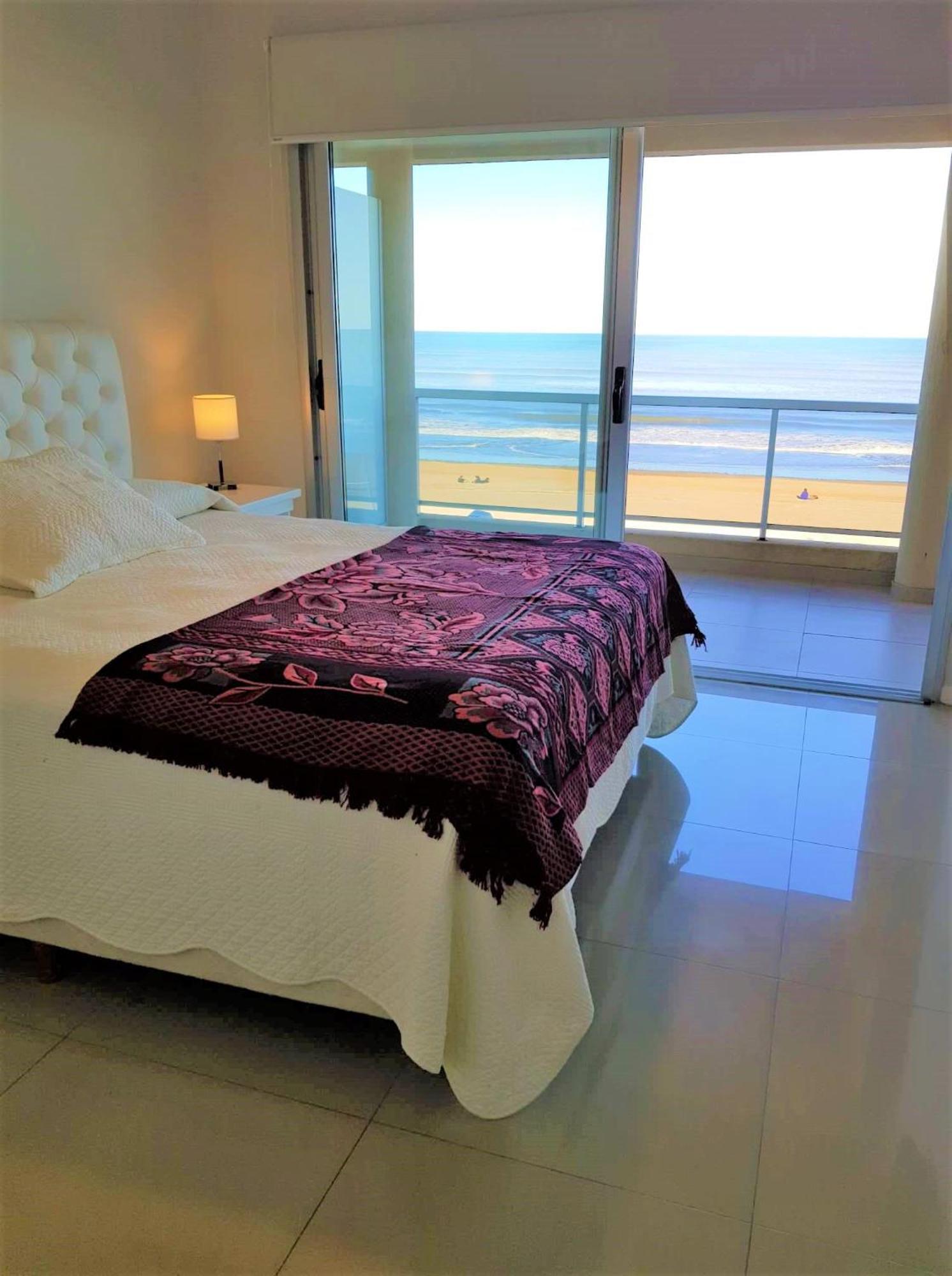 Hotel Tejas Rojas Villa Gesell Exteriör bild