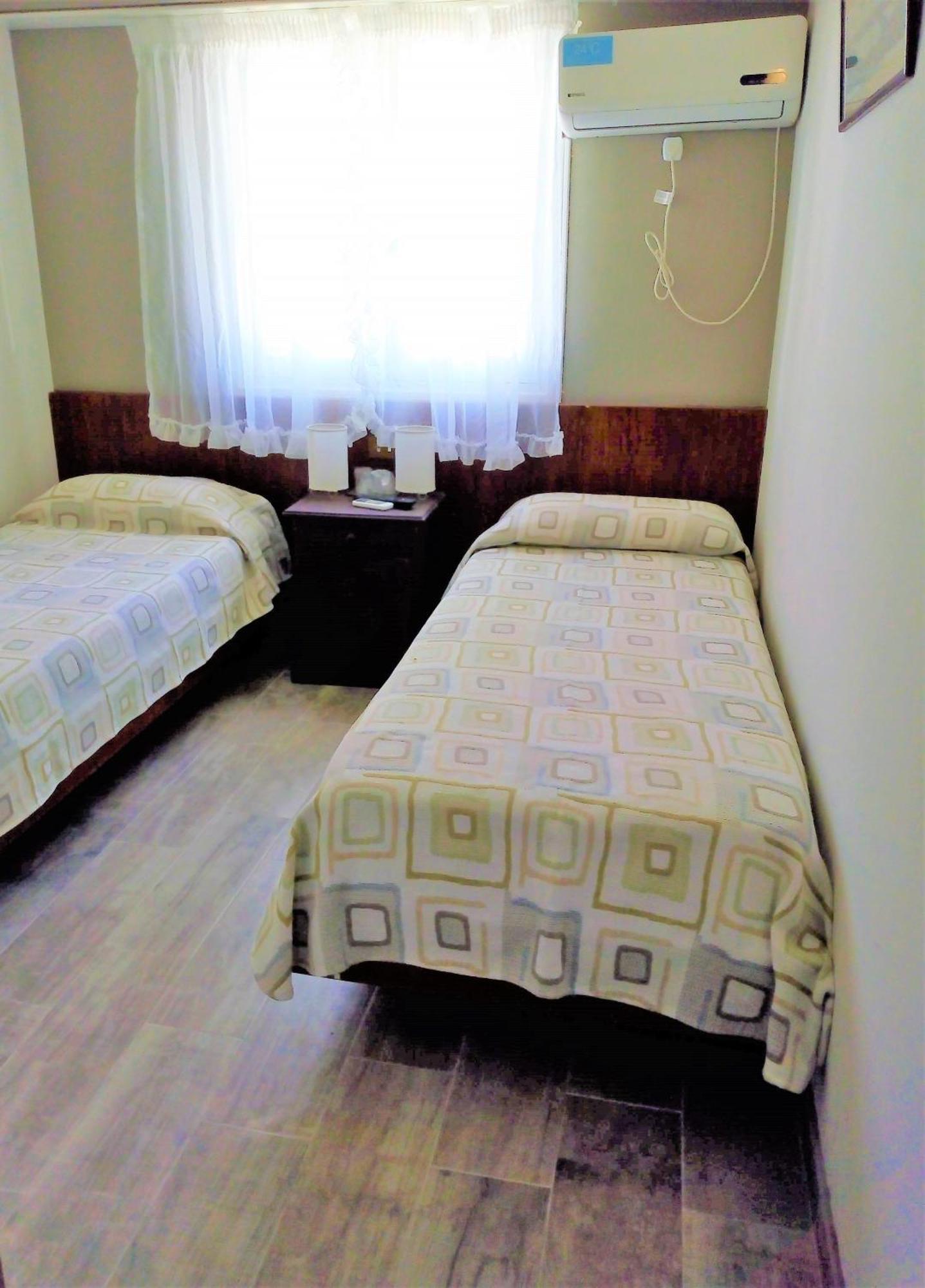 Hotel Tejas Rojas Villa Gesell Rum bild